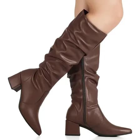 Foto de Bota Feminina Gigil Bico Fino Cano Longo Enrugado Slouch